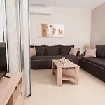 منزل ريفي A Perfect Summer Destination Next To The Sea Mikrá Mandínia